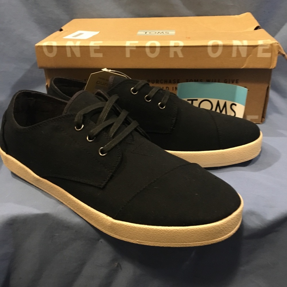 Men’s Size Twelve Canvas Sneakers